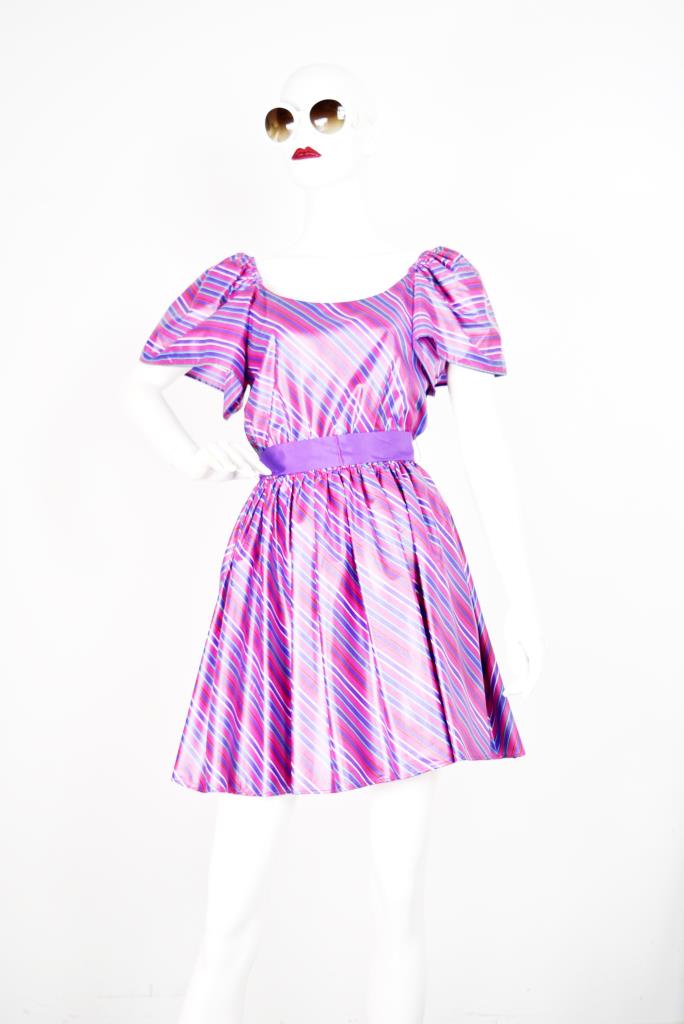 ADR001764 ピンクストライプ柄ドレス