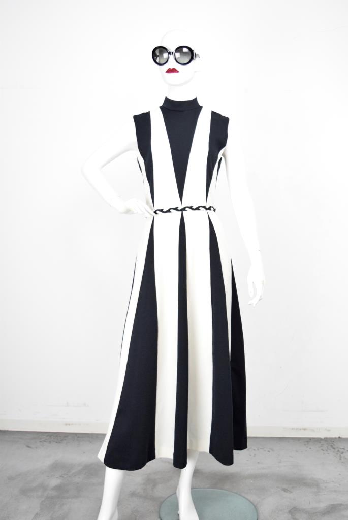 ADR001837 ブラックホワイトドレス