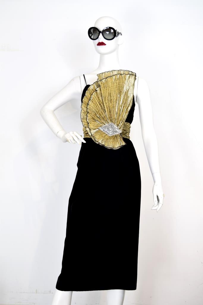 ADR001956 ブラックゴールド装飾ドレス