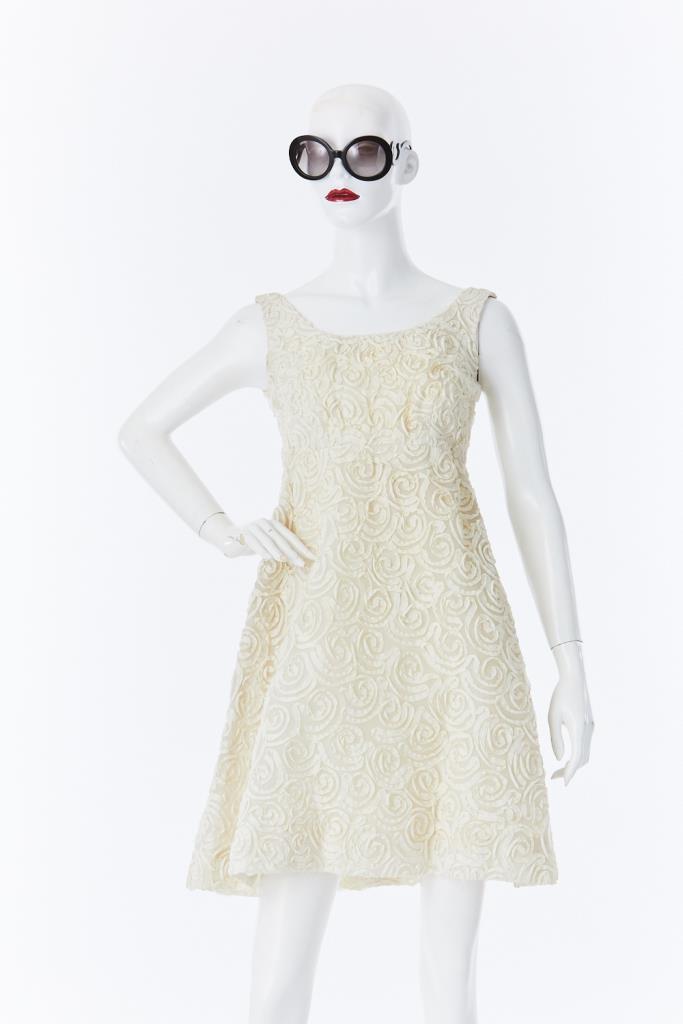 ADR500015 ホワイトノースリーブドレス