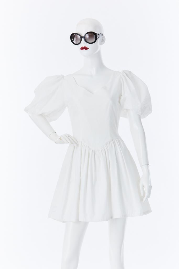 ADR500030 パフスリーブホワイトドレス