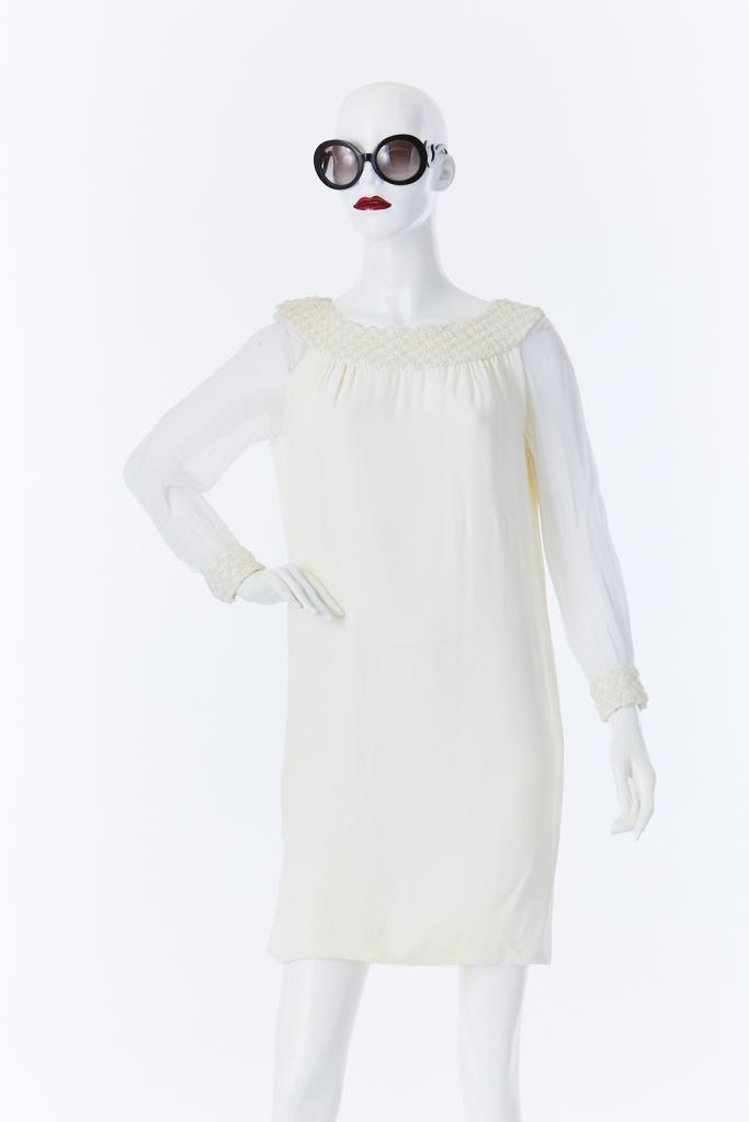 ADR500038 袖シースルーホワイトドレス