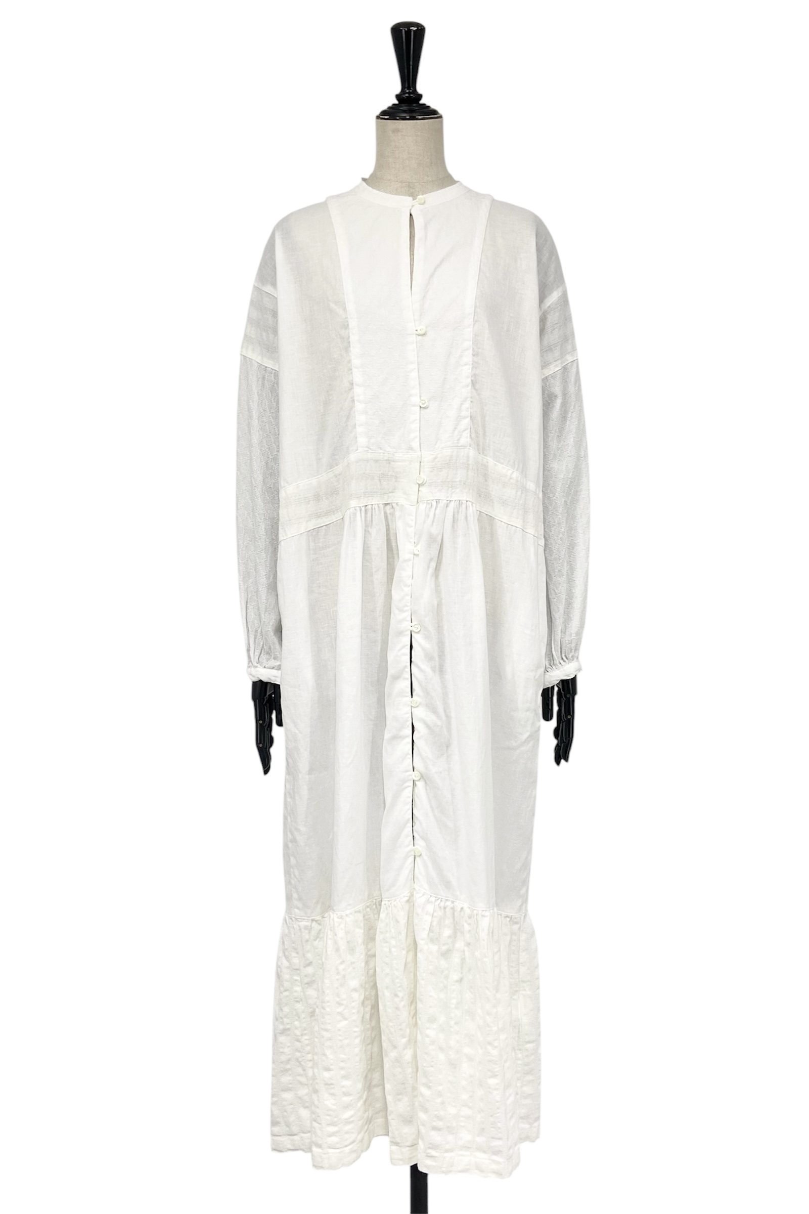 DR559786  nest Robe