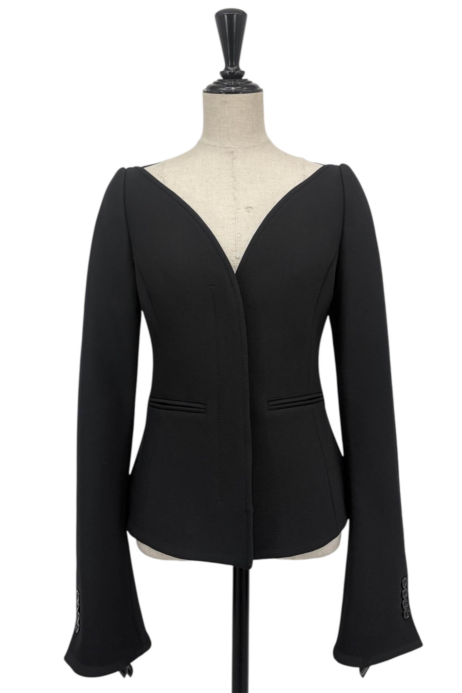 OU556226 courreges
