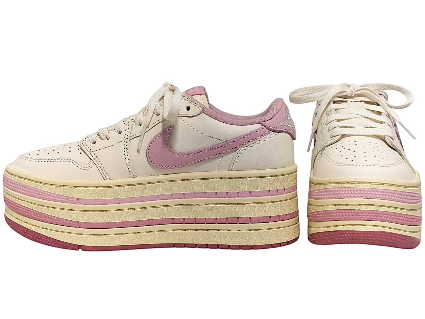 SH000302　NIKE 23.5