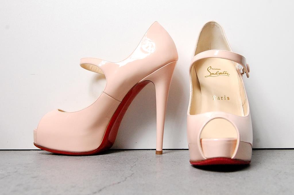 SH008476 Christian Louboutin 36.5