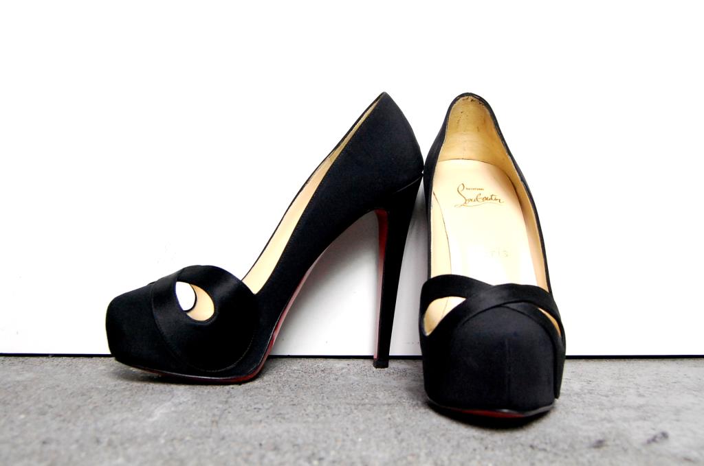 SH008564 Christian Louboutin 36.5