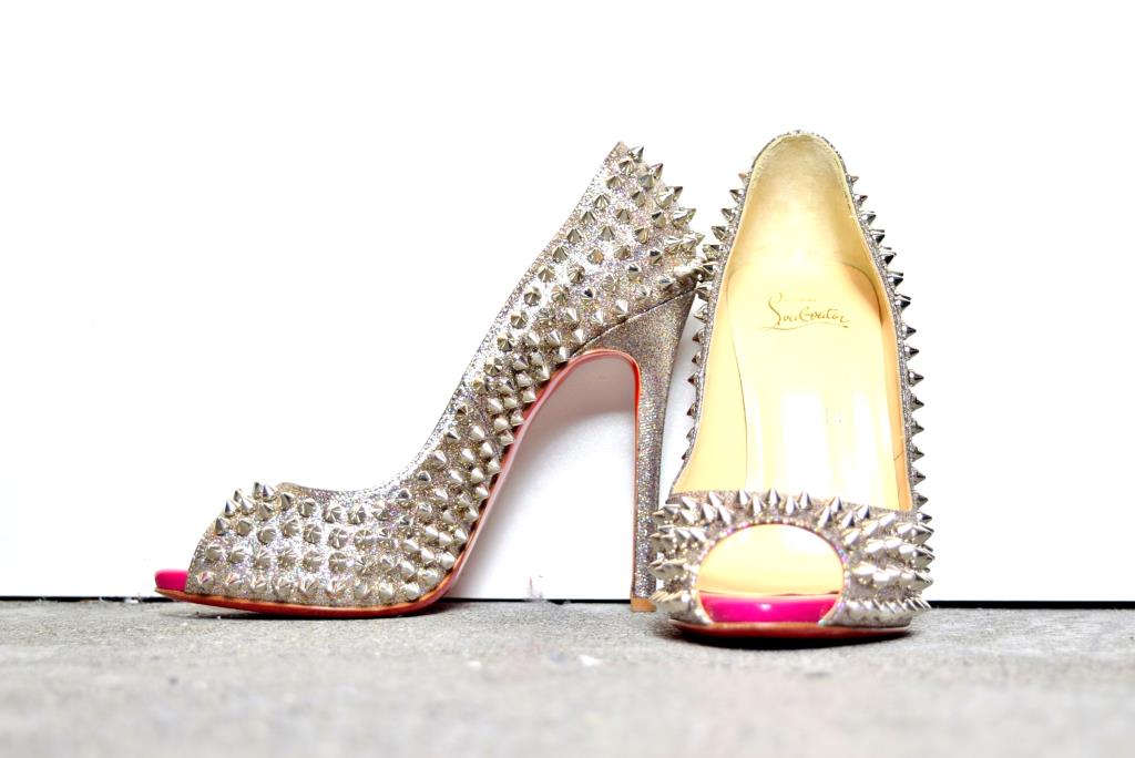 SH008699 Christian Louboutin 37