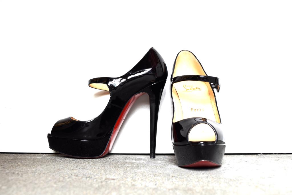 SH080121 Christian Louboutin 38