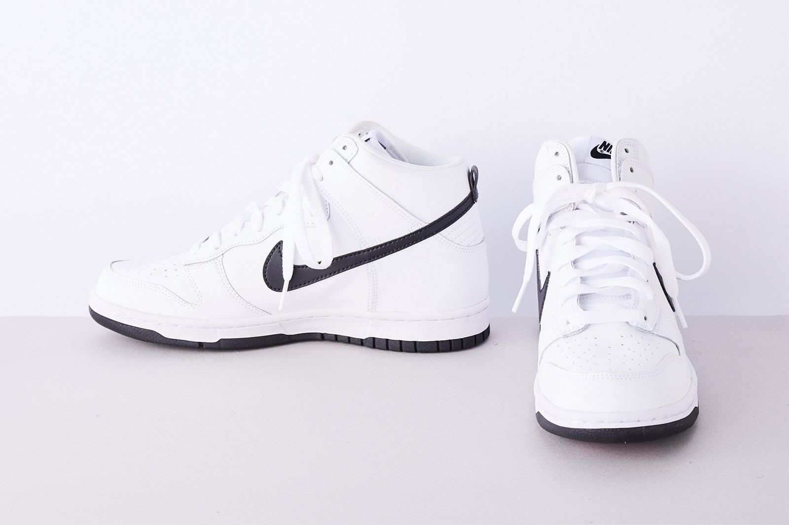 SH505606 NIKE 25.5