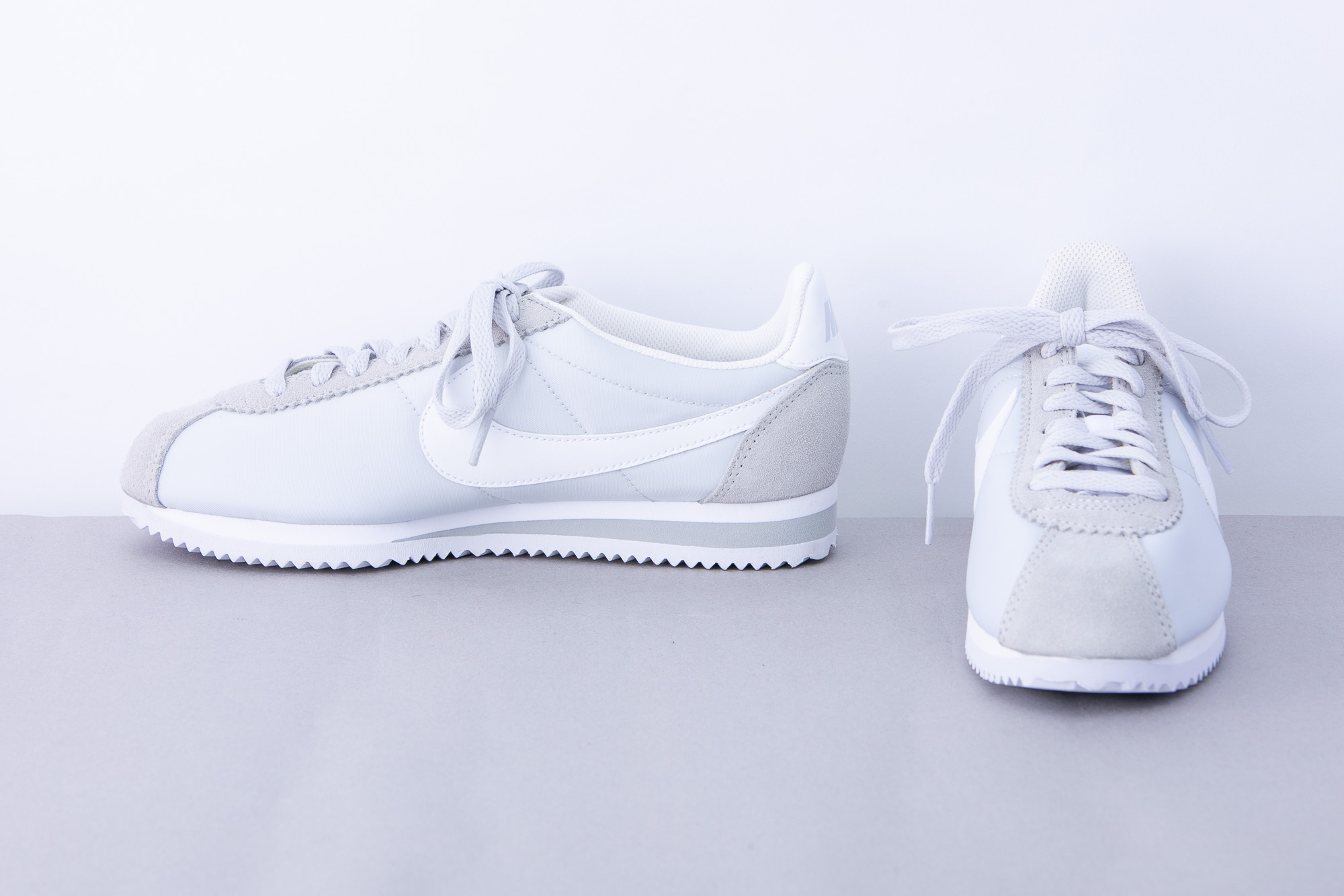 SH555724 NIKE 24