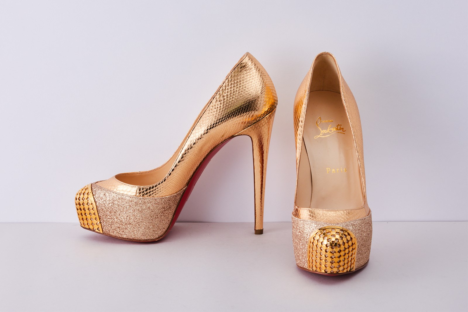 SH556824 Christian Louboutin 37.5