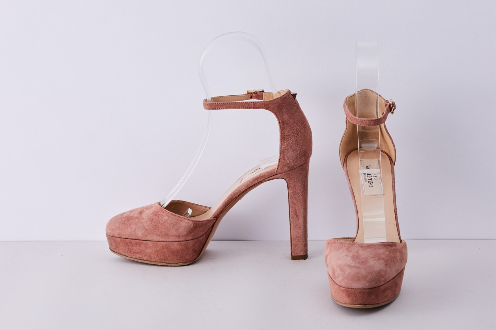 SH556893 VALENTINO 37