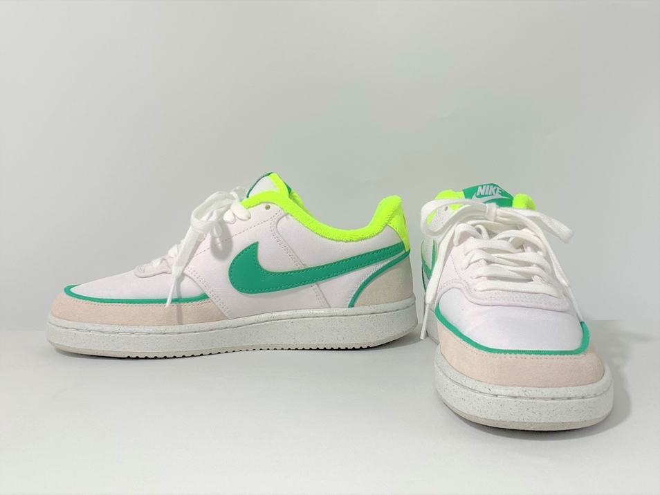 SH557247 NIKE 24